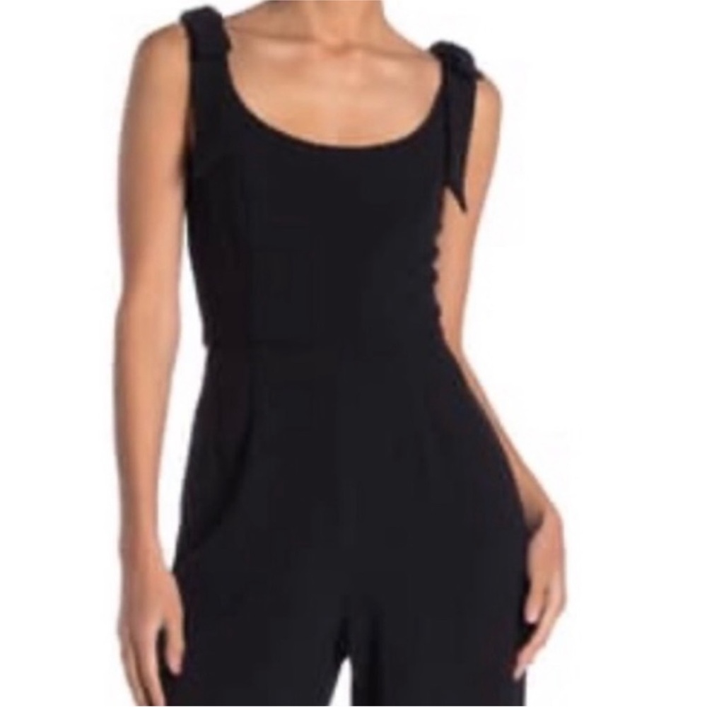 NWT❗️- Julia Jordan wide leg jumpsuit.